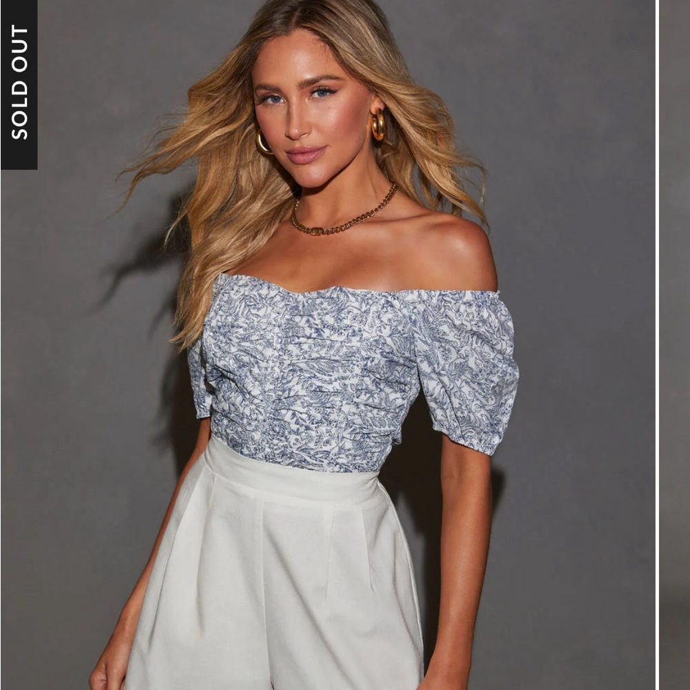 Vici Camari Puff sleeve top